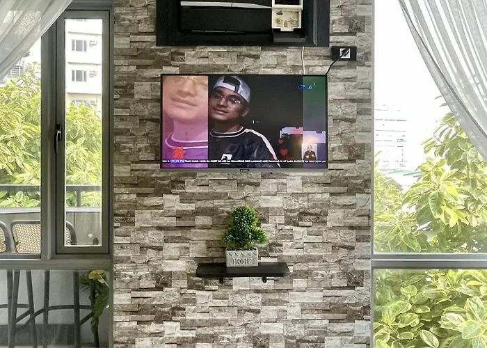 Kusela's Haven - Relaxing Oasis Balcony, Garden View, Workspace & Budget-friendly * Manila
