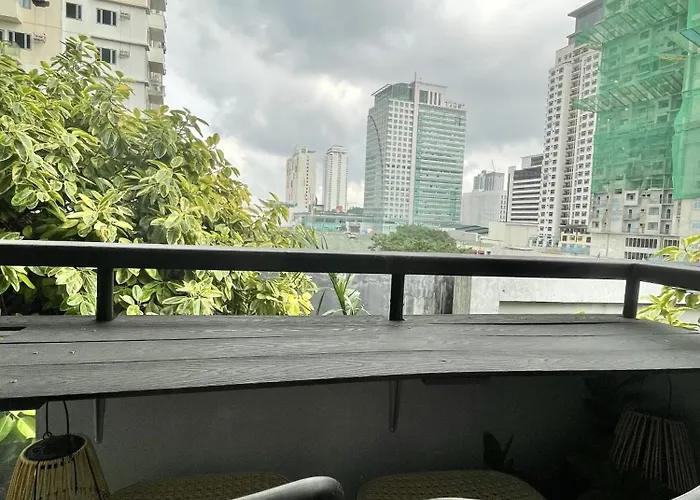 Kusela's Haven - Relaxing Oasis Balcony, Garden View, Workspace & Budget-friendly Apartamento