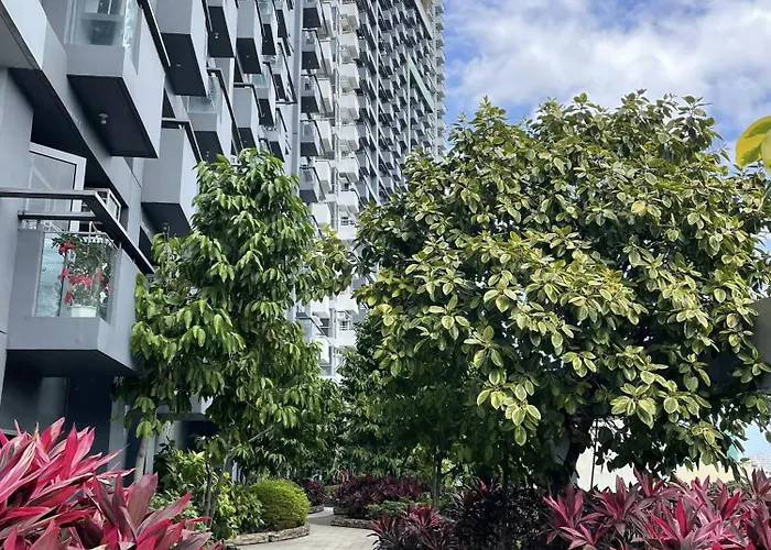 Kusela's Haven - Relaxing Oasis Balcony, Garden View, Workspace & Budget-friendly Apartamento Manila
