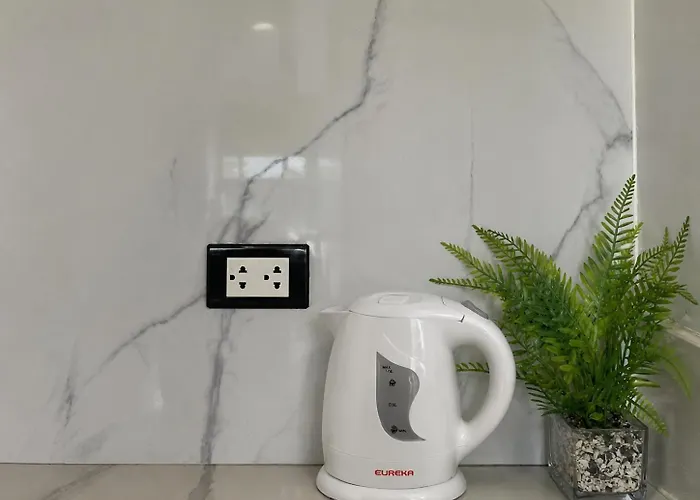 Kusela's Haven - Relaxing Oasis Balcony, Garden View, Workspace & Budget-friendly Apartamento Manila